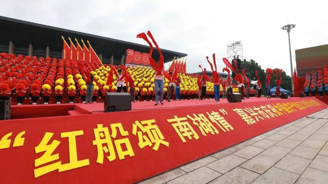 探讨天南地北,天涯与给一个脾气不好的亲戚老板打工是一种什么样的感受?